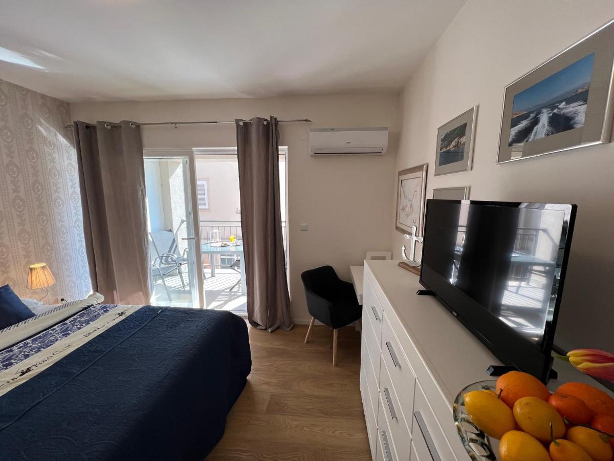 Studio Apartment Marina Mel Novi Vinodolski Exterior foto