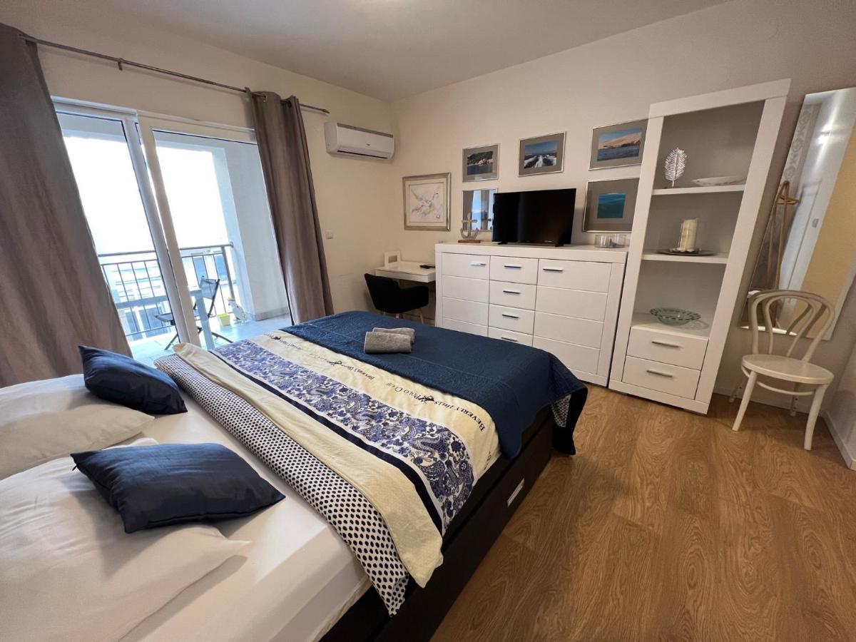 Studio Apartment Marina Mel Novi Vinodolski Exterior foto
