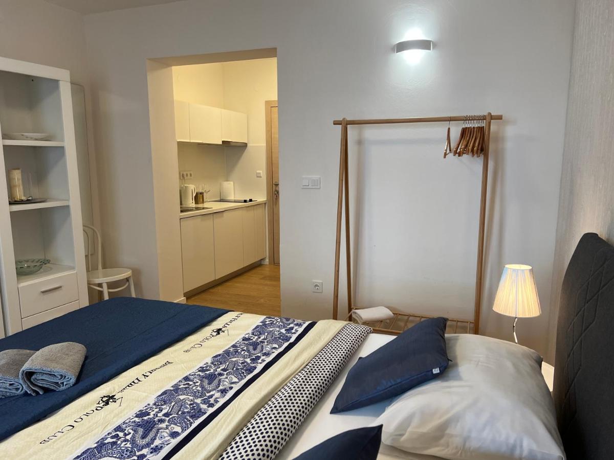 Studio Apartment Marina Mel Novi Vinodolski Exterior foto