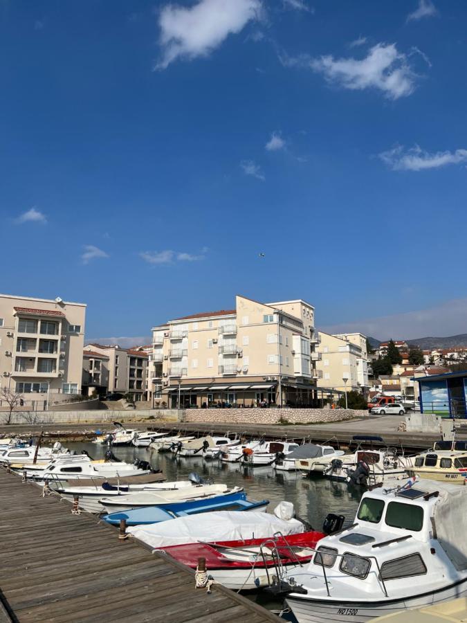 Studio Apartment Marina Mel Novi Vinodolski Exterior foto
