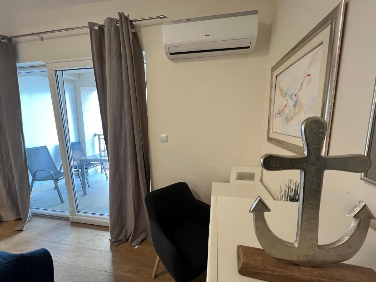 Studio Apartment Marina Mel Novi Vinodolski Exterior foto